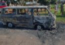 Ziphume zingenamyocu izingane (2) itekisi ebeziyigibele isha ingqongqa e-Vosloorus