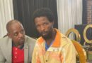 Udalule imfihlo kungcwatshwa uyise emuva kokugoloza ibhadi ukumngcwaba